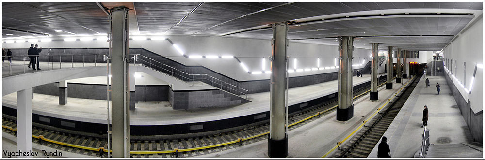 Панорама станции «Мякинино» через день после открытия