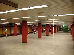 Budapest Metro Klinikák.JPG