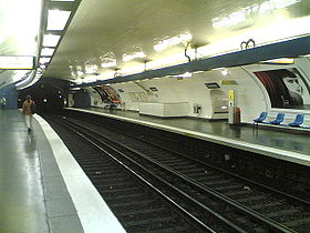 Metro 10 Jussieu.jpg