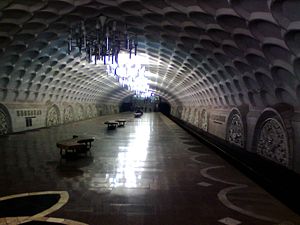 Metro Kievskaya - 1.jpg