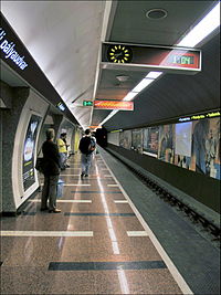 Hungary, Budapest - metro station Deli palyandvar 1.jpg
