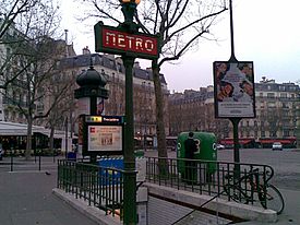 Station-metro-paris-totem.jpg